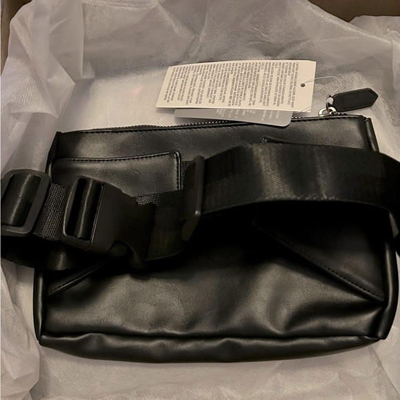 Disney Parks Star Wars Galaxy Belt Bag - Picture 2 of 2